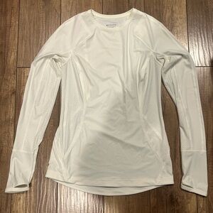 Athleta Ivory Long Sleeve Running Performance Top w Mesh Panels & Thumbholes